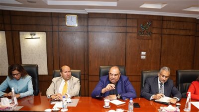 «المبادرة الوطنية» تناقش ترتيبات فتح باب التقدم للمشروعات الخضراء الذكية