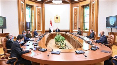السيسى يستعرض تجهيزات نقل مياه الري من مصرف بحر البقر إلى سيناء