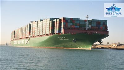 عبور 45 سفينة قناة السويس بحمولة 3 ملايين طن