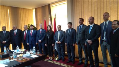 وزير المالية يبحث مع وفد البنك الأسيوى للاستثمار المشروعات المنفذة