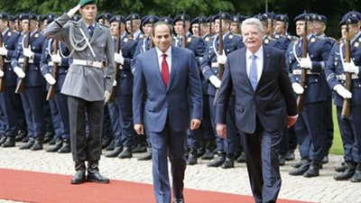 بالفيديو.. مراسم استقبال الرئيس السيسي بالقصر الرئاسي بـ