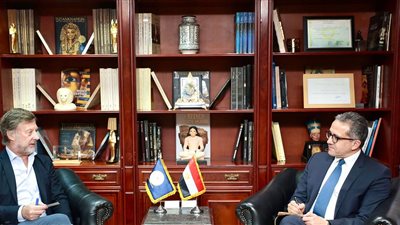 «العناني» يبحث مع مجموعة أكور العالمية فرص الاستثمار في القطاع الفندقي