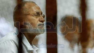 تأجيل محاكمة بديع و738 آخرين في قضية أحداث 