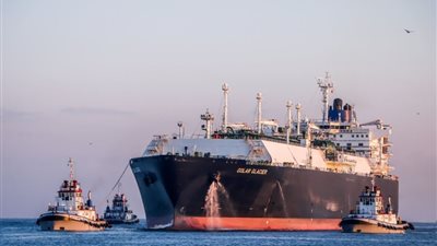 بعد توقف 8 سنوات.. ميناء دمياط يستقبل أول سفينة لتصدير الغاز المسال