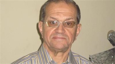 وفاة الروائي فؤاد قنديل بعد صراع مع المرض عن عمر يناهز 71 عاماً