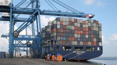 ميناء دمياط يستقبل 6 سفن حاويات وبضائع عامة