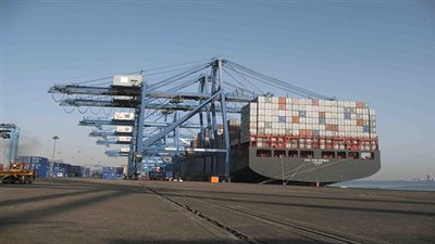 ميناء دمياط يستقبل 10 سفن للحاويات والبضائع العامة