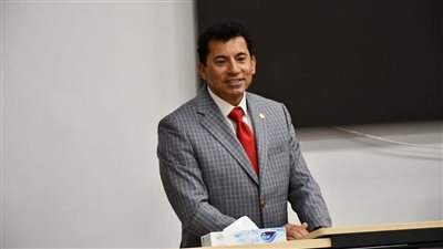 وزير الرياضة يُكرم منتخب ناشئات اليد الحاصل على المركز السابع ببطولة العالم 