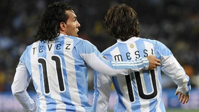 ميسي وتيفيز يقودان هجوم الأرجنتين امام المكسيك