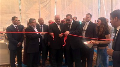محافظ الجيزة يتفقد معرض المنطقة الصناعية بأبورواش (صور)