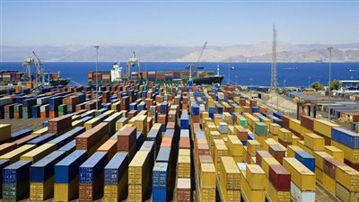 تداول 29 سفينة بموانئ بورسعيد.. و584 سائحًا يصلون غدًا