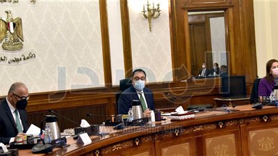 مدبولى يستعرض استراتيجية «المركزي» للأمن السيبراني والدفع الإلكتروني