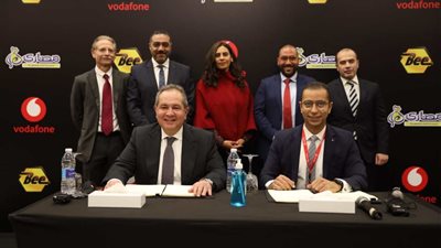 «فودافون» توقع مذكرة تفاهم للاستحواذ على 20% من «مصاري» و«Bee»
