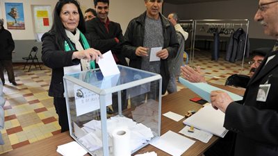 غدا.. الجزائريون ينتخبون برلمانا جديدا وسط عزوف الناخبين