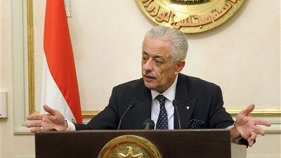 وزير التعليم: مجتمع المعلمين يغلب عليه الشكوى بسبب الرواتب (صور)