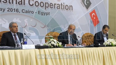 إسماعيل خلال اجتماع 