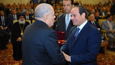 السيسي يحيل مستشارا للمعاش وينقل قاضيين للأوقاف والقوى العاملة