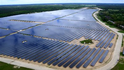 الكويت: شركة أسبانية تقيم محطة طاقة شمسية بتكلفة 384 مليون دولار