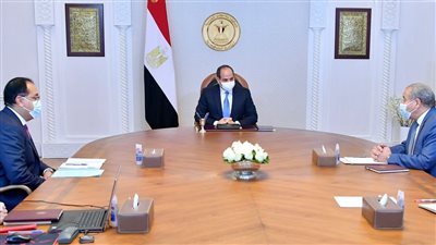 السيسي يستعرض موقف السلع الاستراتيجية الغذائية واستعدادات شهر رمضان