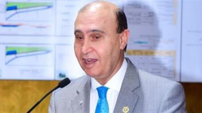  عبور 47 سفينة لقناة السويس بحمولة 3 ملايين طن