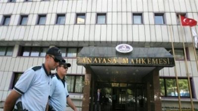 تركيا تقيل 107 قضاة بتهمة الانتماء لحركة جولن