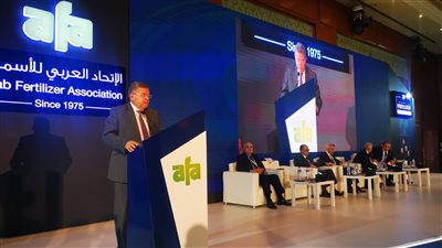 «توفيق»: دراسة إدراج الأمونيا الخضراء بمشروعات مصانع النصر والدلتا و«كيما 1»