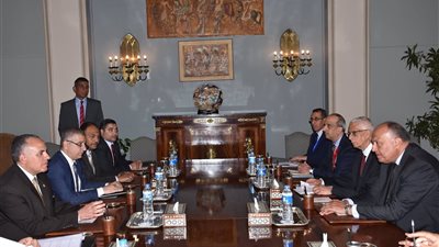 سامح شكري يبحث مع وزير الري التنسيق بشأن مياه النيل