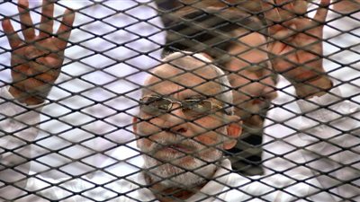 إعادة محاكمة بديع وآخرين في أحداث مسجد الاستقامة اليوم