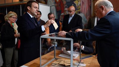 اليوم.. الشعب الفرنسي يختار رئيسا جديدا