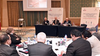 نيفين جامع تؤكد الحرص علي تعزيز الصادرات المصرية لكافة الأسواق