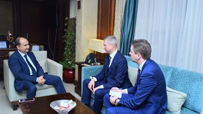 وزير الصناعة يبحث مع نظيره البيلاروسى تعزيز التعاون الاقتصادى بين البلدين 