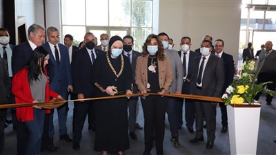 وزيرة التجارة: 220 مليون جنيه لتمويل مشروعات الأثاث في دمياط