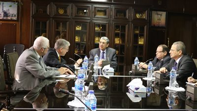وزير الكهرباء يبحث مع السفير الألمانى تعزيز التعاون وزيادة الاستثمارات