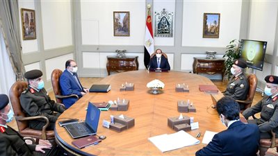 السيسى يوجه باستقدام أحدث المعدات لتنفيذ المشروعات القومية