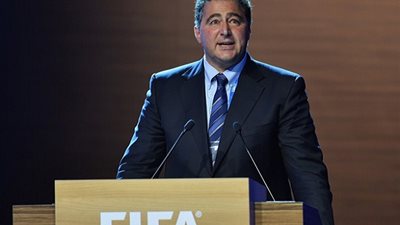 استقالة رئيس لجنة المراجعة المسئولة عن إصلاح الفيفا