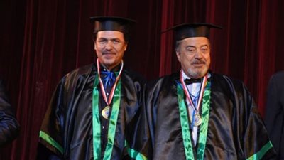 بالصور..يوسف شعبان ومحمد رياض يحصلان على الدكتوراة الفخرية من جامعة كامبريدج