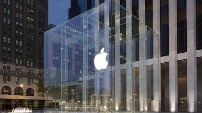 أبل: طلبيات شراء الهاتفين الجديدين ستفوق الأرقام القياسية للعام الماضي
