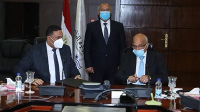 «النقل» توقع بروتوكول لإنشاء كوبري للسيارات في الدقهلية بتكلفة 344 مليون جنيه 