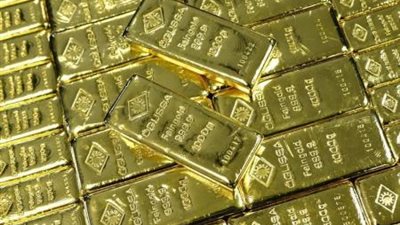 الذهب يرتفع بعد خسارة أسبوعية مع تراجع الأسهم والدولار