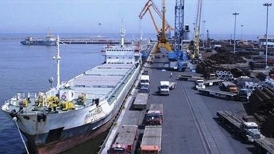 استمرار غلق بوغازى الإسكندرية والدخيلة لسوء الأحوال الجوية