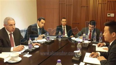 باستثمارات 800 مليون دولار.. الصين تدرس إنشاء مصنع منسوجات بمصر