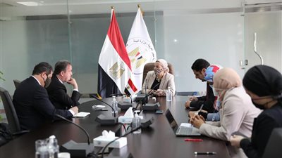 وزيرة البيئة: دعم إشراك القطاع المصرفي في تمويل المناخ