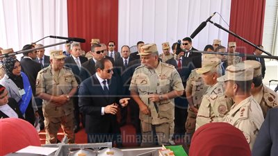 فيديو.. السيسي يعترض على حديث كامل الوزير: 