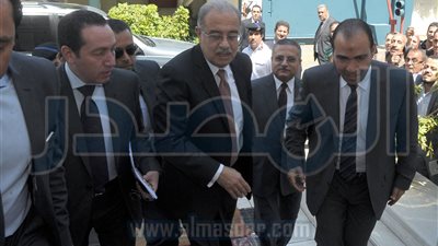 بالصور..وصول المهندس شريف إسماعيل رئيس 