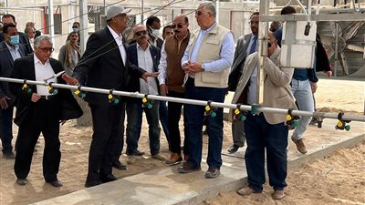 وزير الزراعة يتفقد أول محطة لإنتاج شتلات قصب السكر بكوم أمبو