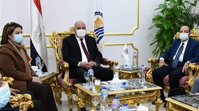 وفدا «التخطيط» وبنك الاستثمار يتابعان تنفيذ مشروعات الخطة الاستثمارية 2021-2022 في قنا