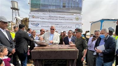 وزير الزراعة يضع  حجر أساس محطة إنتاج شتلات قصب السكر في أسوان