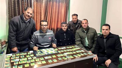 ضبط 96 بطاقة تموين بأحد المخابز ونصف طن دقيق بالفيوم