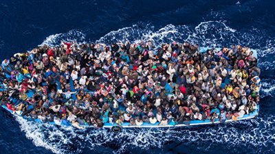 189 ألف مهاجر ولاجئ هربوا لأوروبا بحرًا العام الحالي