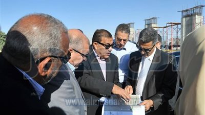 بالصور.. وزير 
